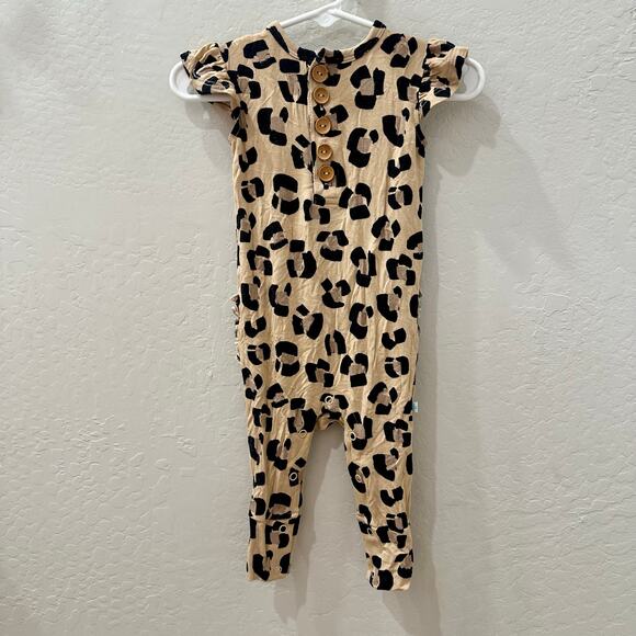 Posh Peanut Sasha Leopard Anomal Print Ruffle Romper - Picture 1 of 7